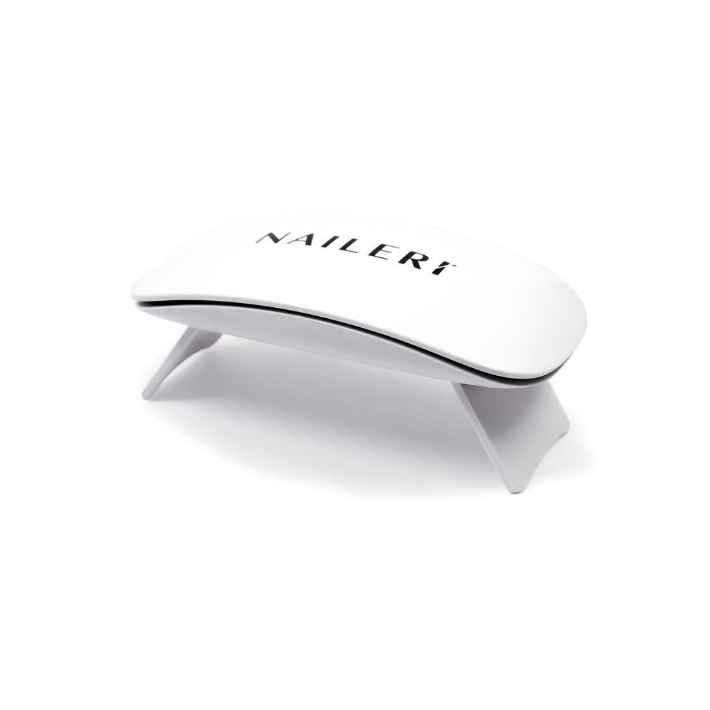 Lampada UV/LED Click & Go NAILERÌ aperta sui supporti