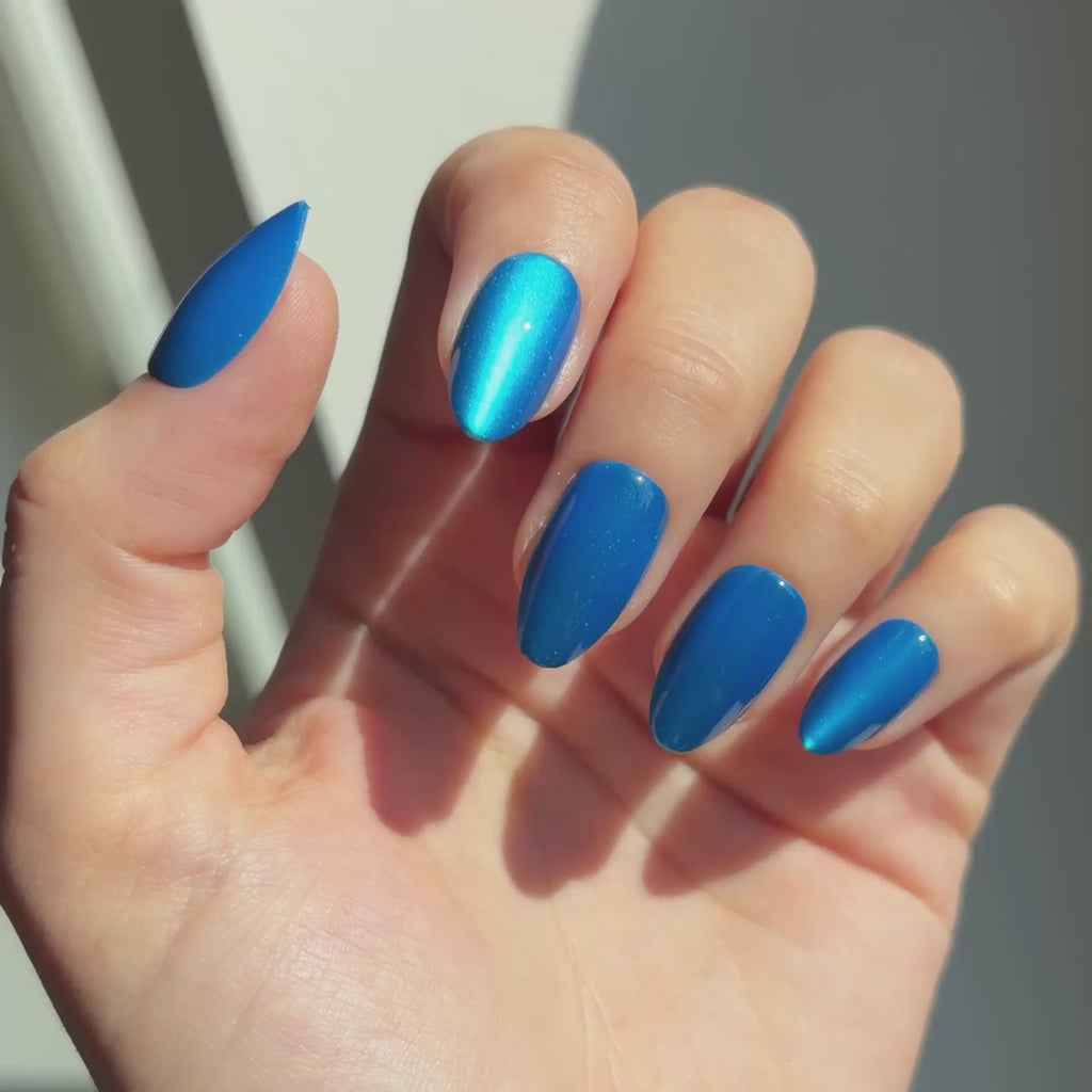 Video di applicazione delle press on nails Pacific Cat's Eyes forma mandorla