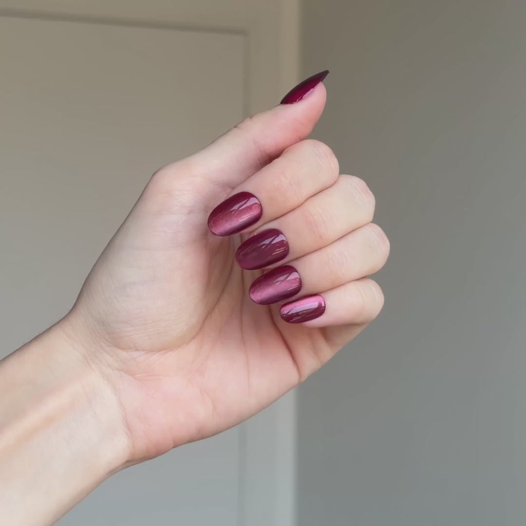Glamour Cat's Eyes Press On Nails