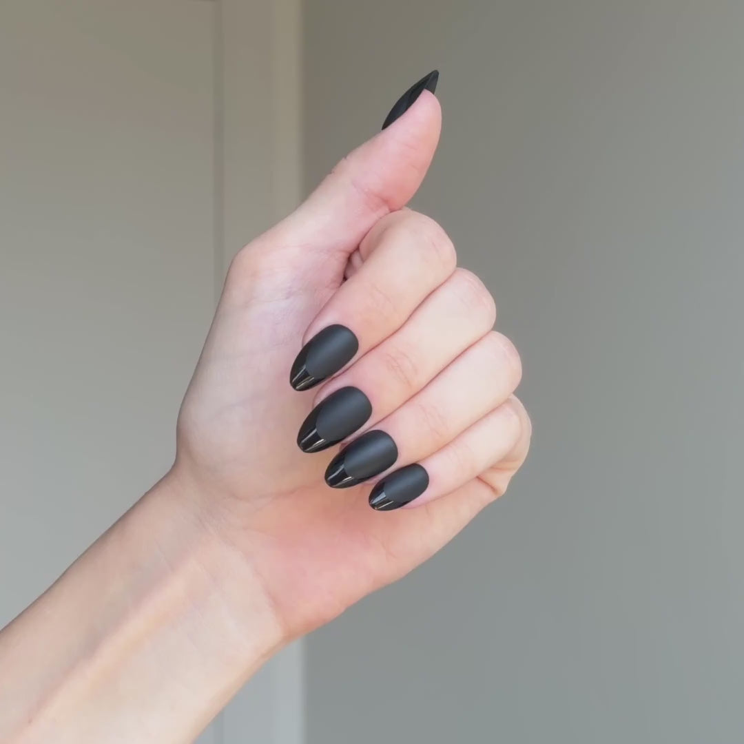 Duo Black Press On Nails